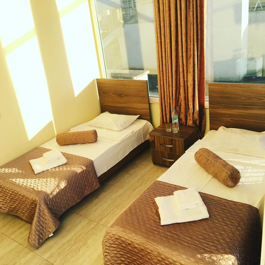 Hotel Guesthouse Lola Батумі Екстер'єр фото