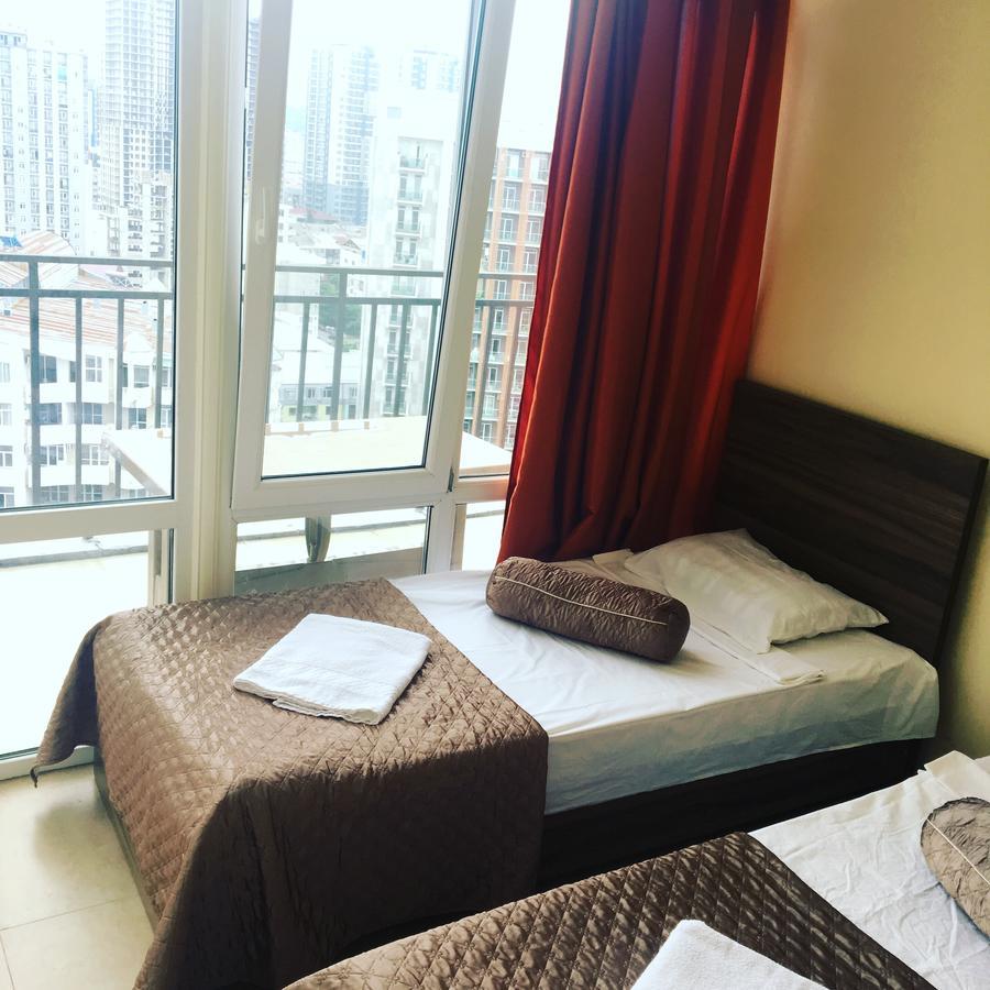Hotel Guesthouse Lola Батумі Екстер'єр фото